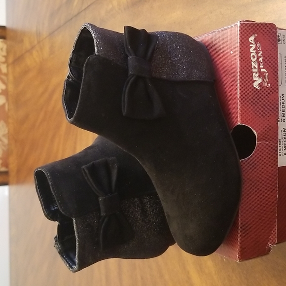 Girl's Black Booties Size 8 Medium - Picture 1 of 7